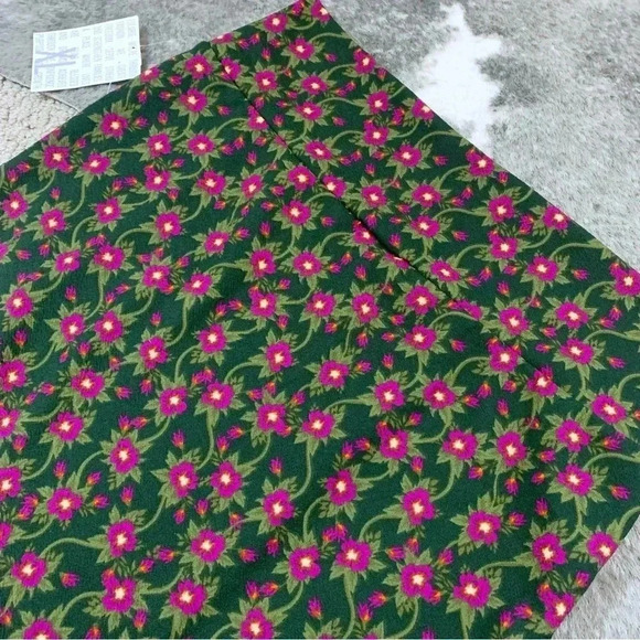 NWT LuLaRoe Cassie Floral Skirt - Picture 5 of 10